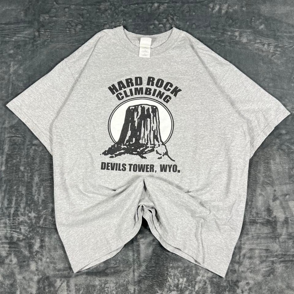 Y2K Hard Rock Climbing Devils Tower, WYO Grey Graphic - size XL